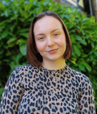 A person smiling at camera

AI-generated content may be incorrect.